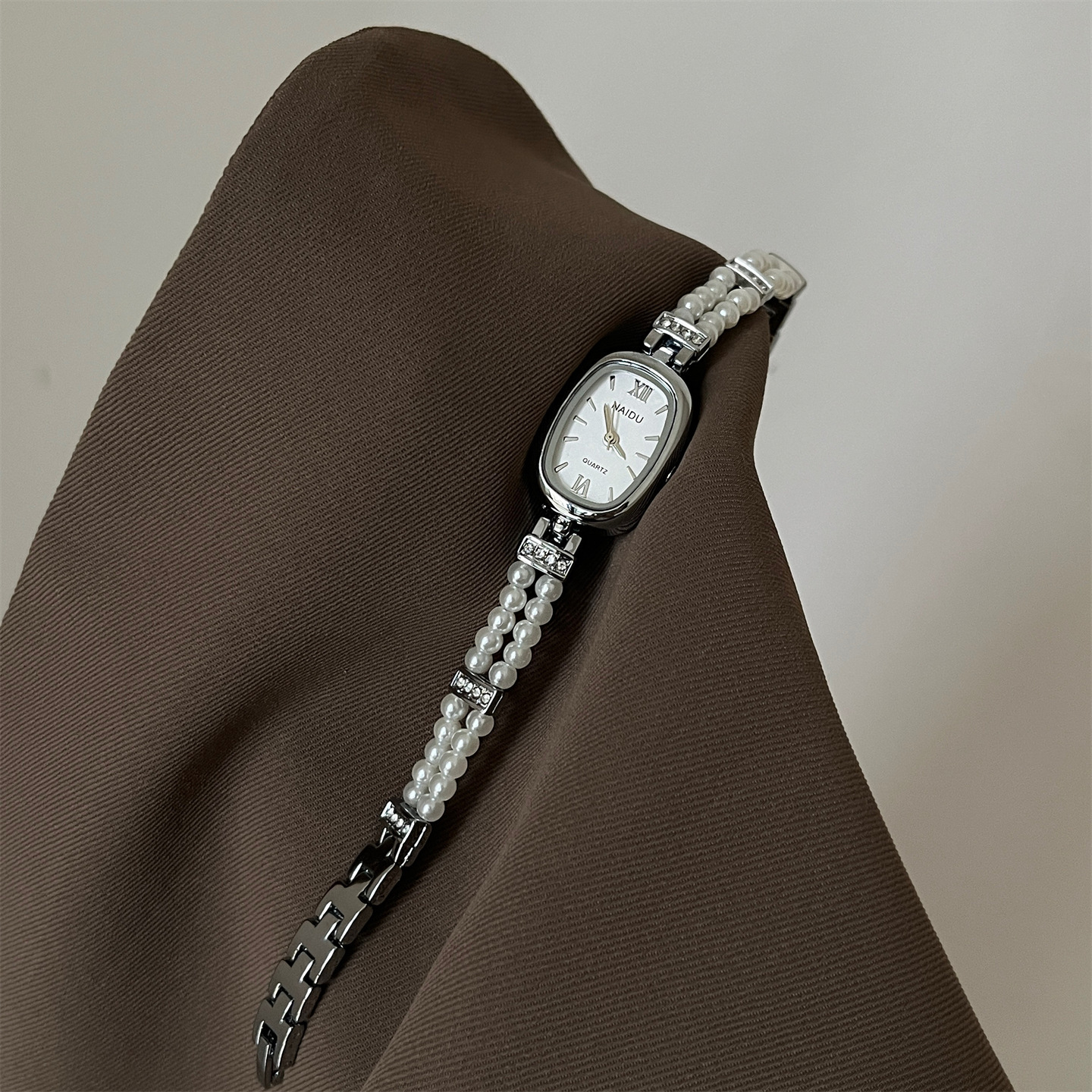 Women's Oval Disk Simple Fashion Pearl Watch - Image 3