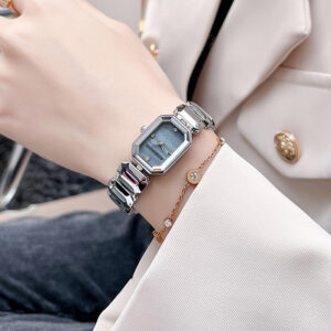 Elegant Women's Exquisite And Versatile Waterproof Watch