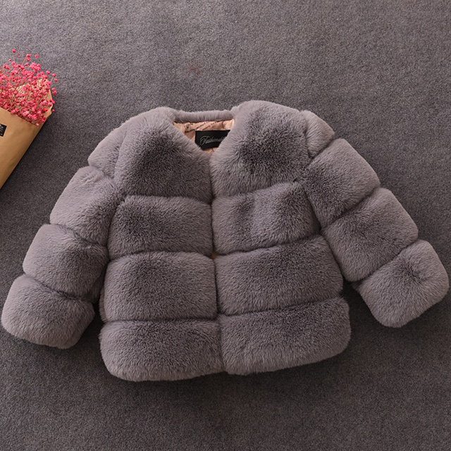 Children's fur coat - Image 3