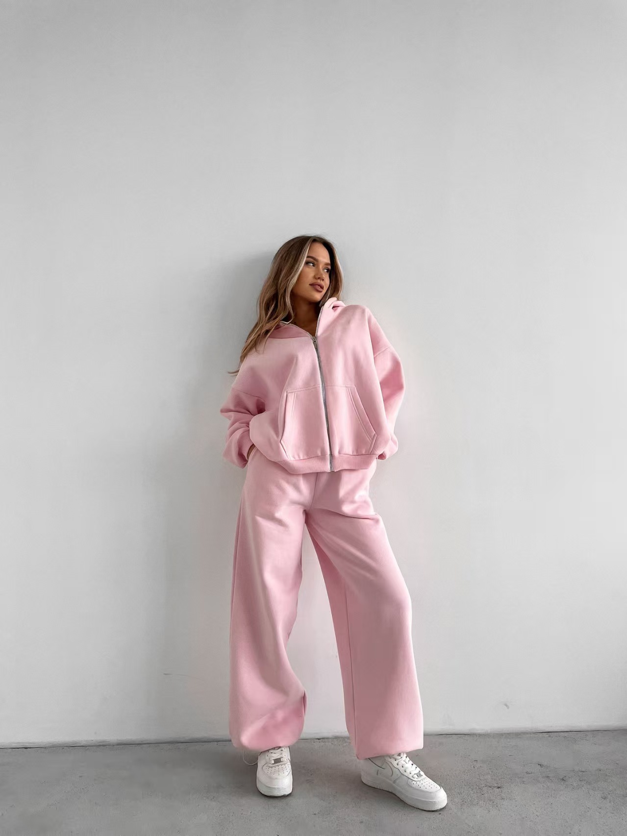 Women's 2-piece Sweatshirt With Wide-leg Sweatpants - Image 10
