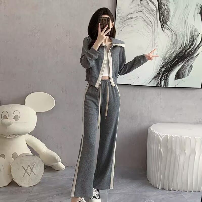 Fashionable And Stylish Two-piece Set With A Coat And Wide-leg Pants - Image 3