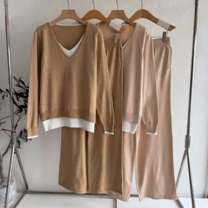 Autumn Winter Retro Fake Two-piece V-neck Fashion Knitwear Top