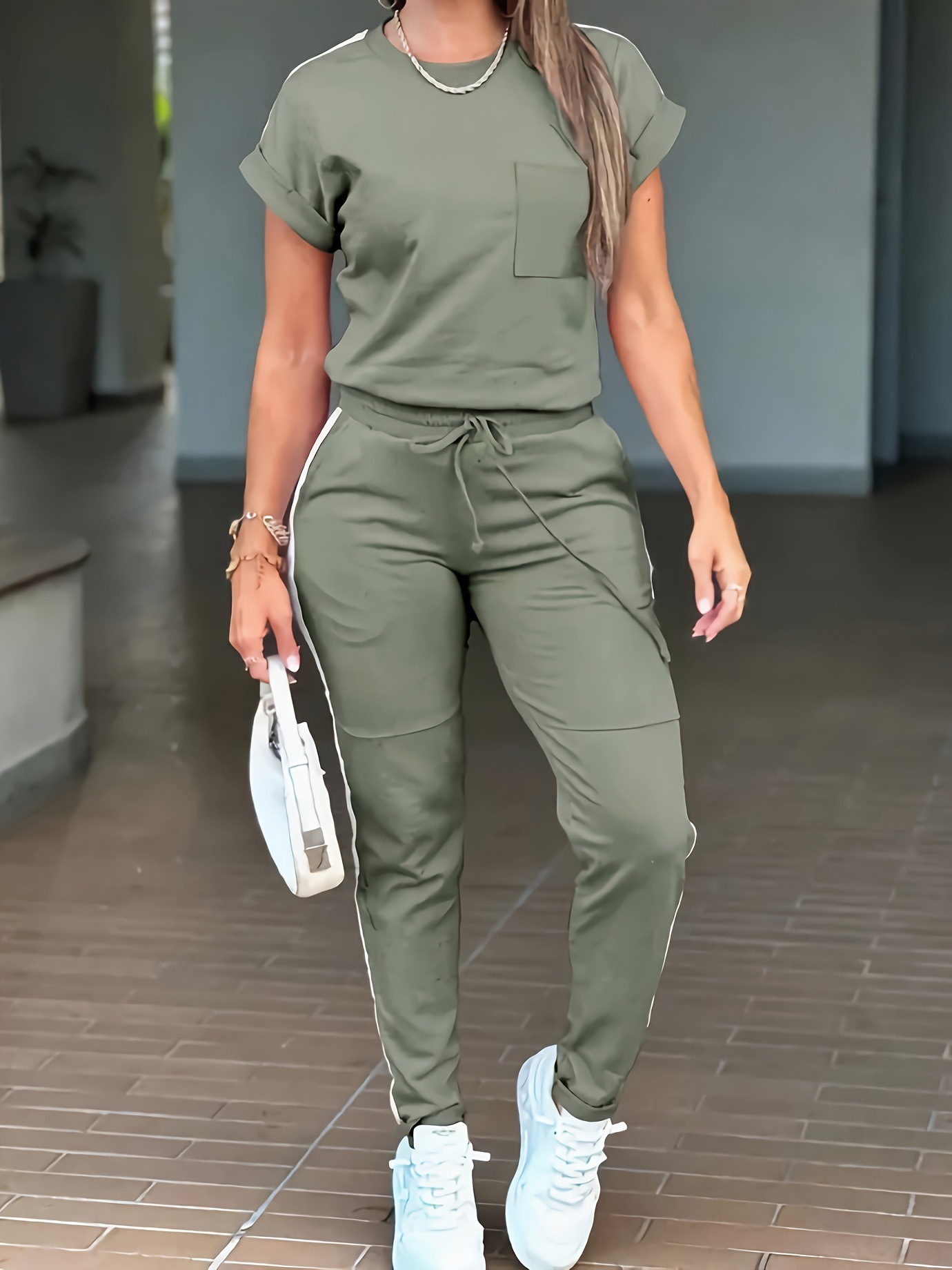 Women's Solid-Color Two-Piece Sports And Leisure Suit - Image 4