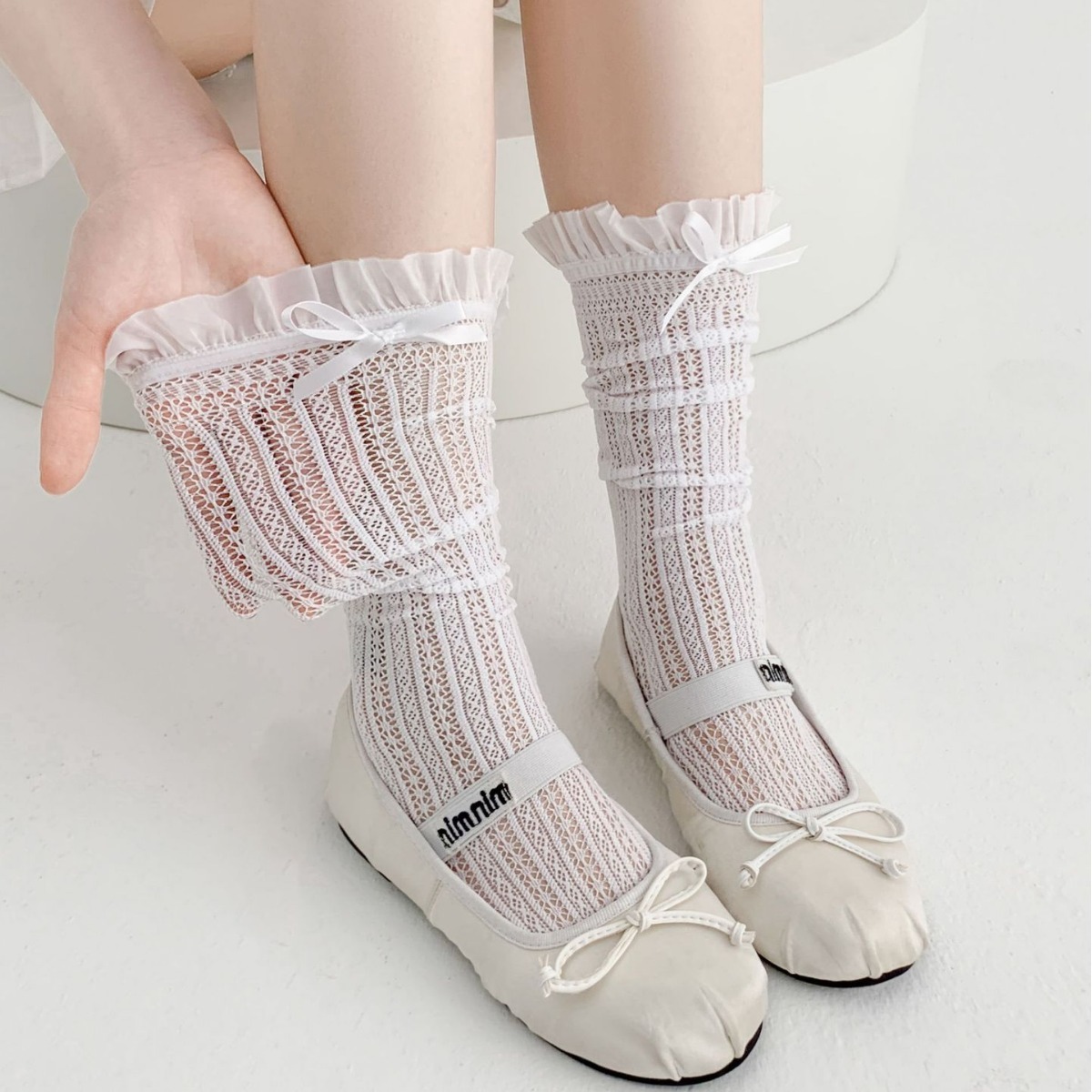 Lolita Bow Lace Calf Hollow Out Mid-calf Length Loose Socks - Image 4
