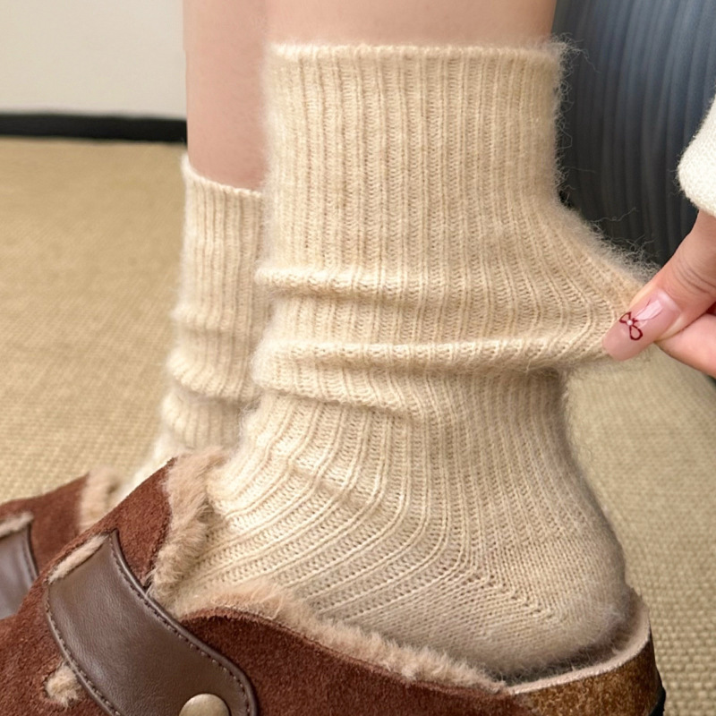 Autumn And Winter Solid Color Wool Socks - Image 2