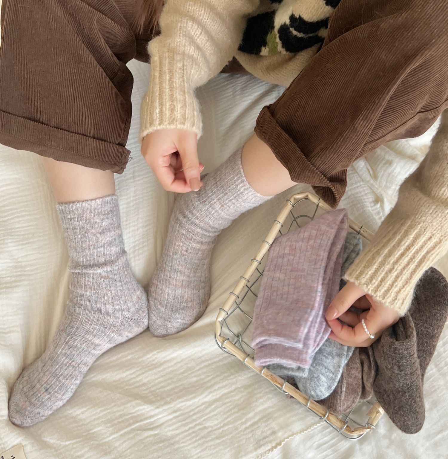 Anti-pilling Wool Socks For Women Autumn And Winter Mid-calf Socks Thickened
