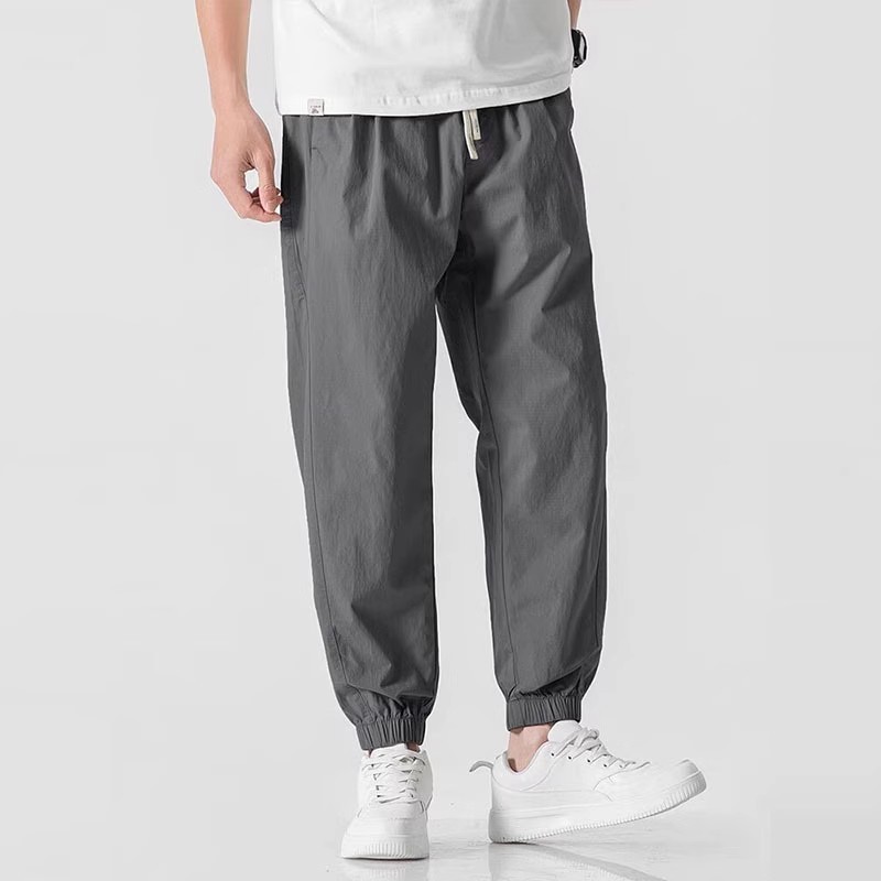 Men's Fashion Loose Cuffed Cargo Pants - Image 4