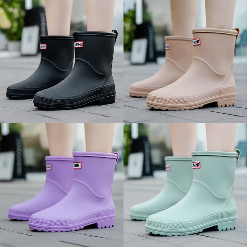 Women's fashionable rain boots, suitable for students. - Image 2