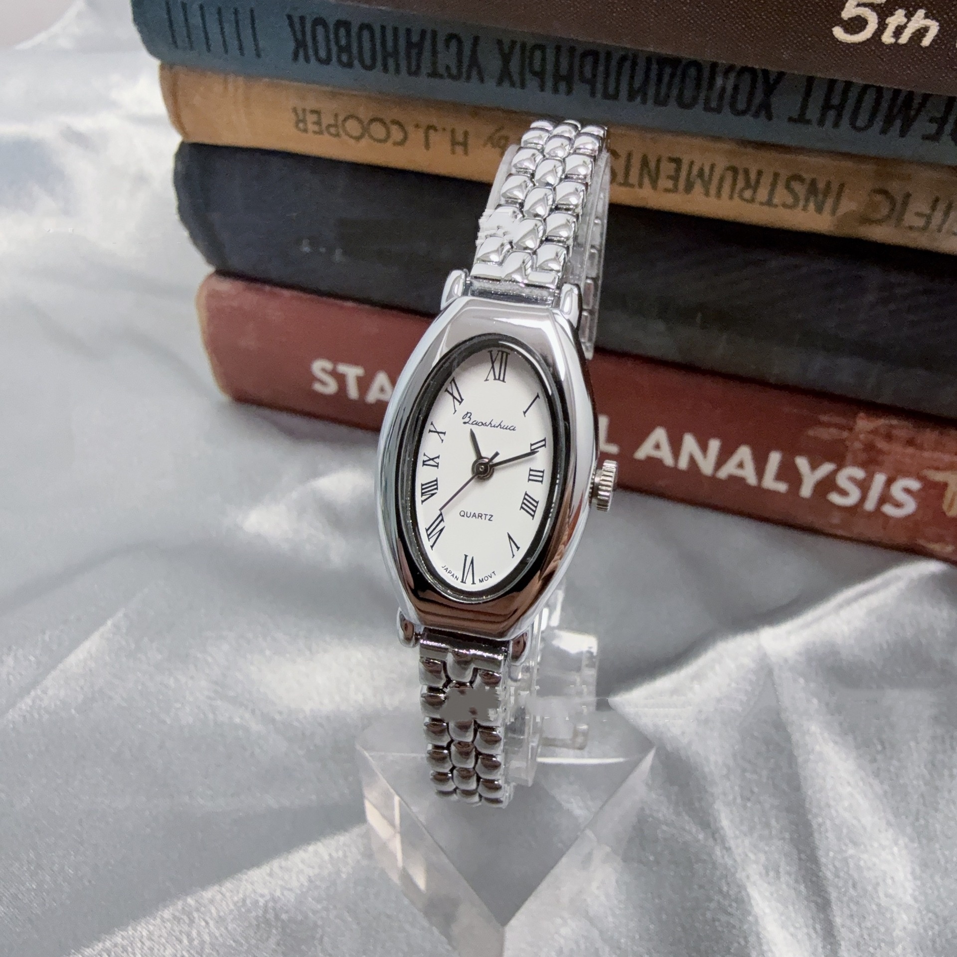 Oval Mesh Belt Retro Golden Simple Graceful Backflow Gold-plated Quartz Watch - Image 2