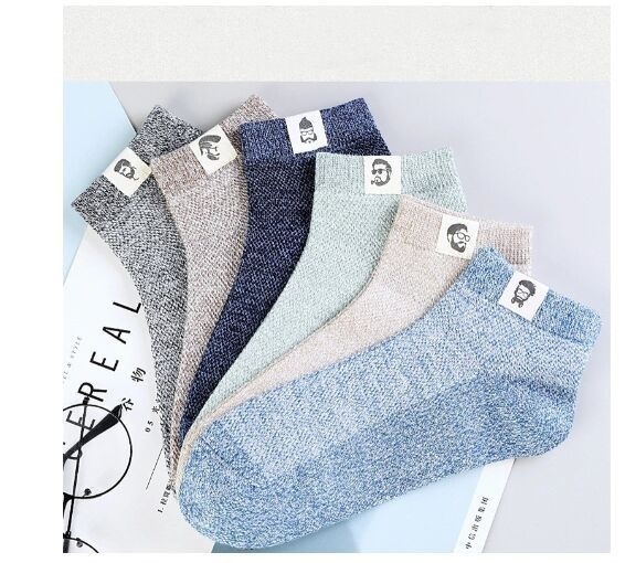 Men's Mid-calf Length Sock Ultra-thin Mesh Breathable Black And White Sports Stockings - Image 2