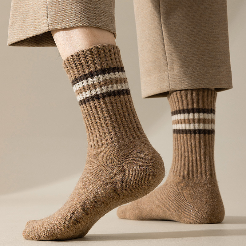 Men's Mid-calf Length Sports Stockings Autumn And Winter Fleece-lined Terry Cotton Socks - Image 4