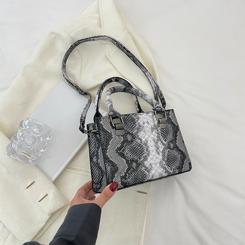 Niche Design Crossbody Casual Crocodile-print Small Square Handbag - Image 7