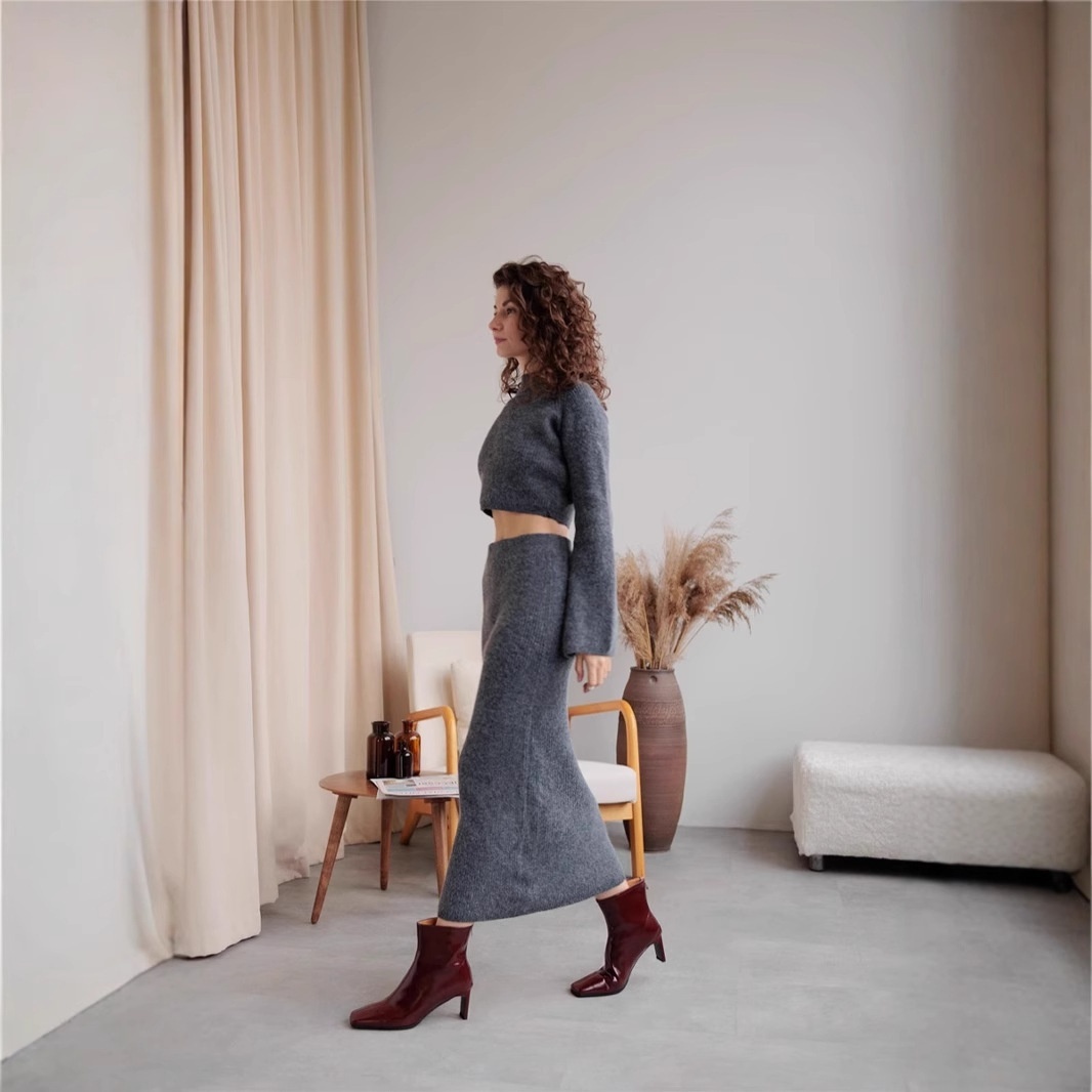 High-grade Off-shoulder Sweater Suit Women's Bag Hip Bottoming Skirt - Image 4