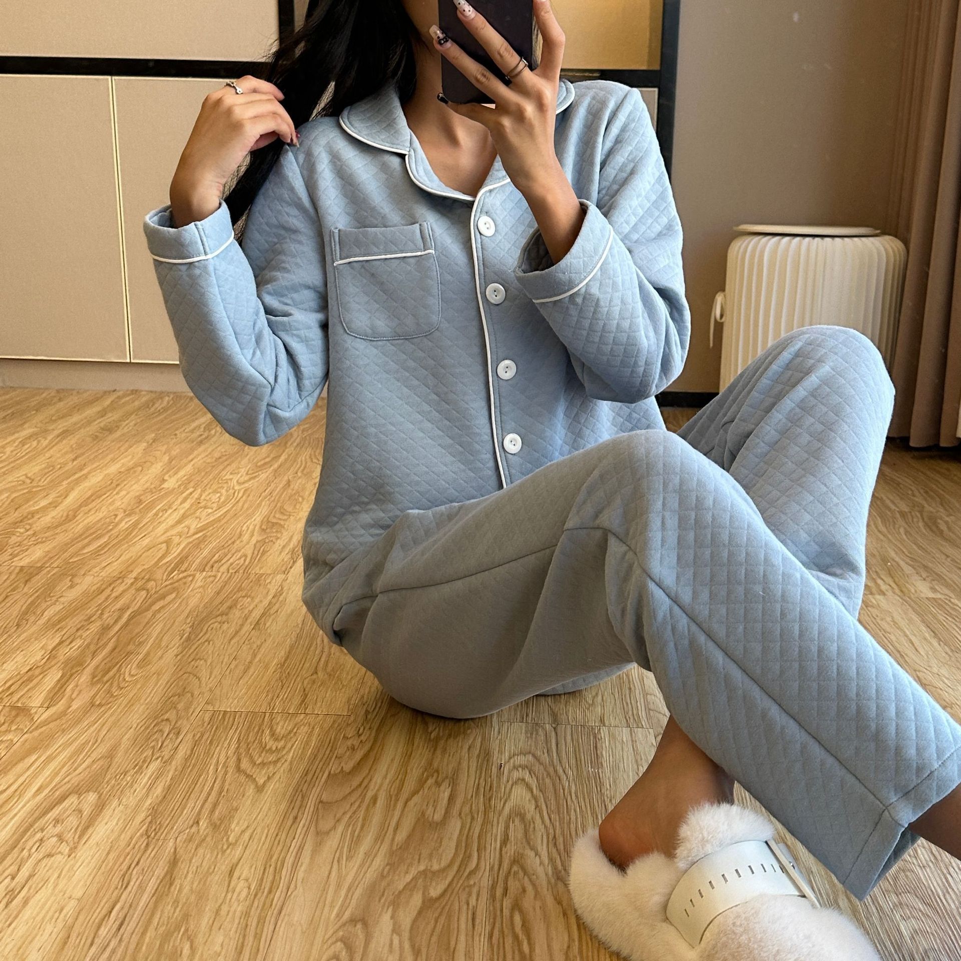 Womens Thickened Solid-Color AutumnWinter Loungewear Set With Long Sleeves - Image 4