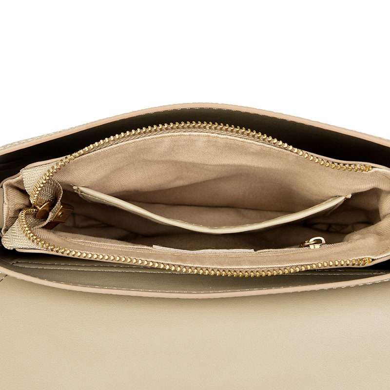 Women's Leather Messenger Retro Shoulder Bag - Image 5