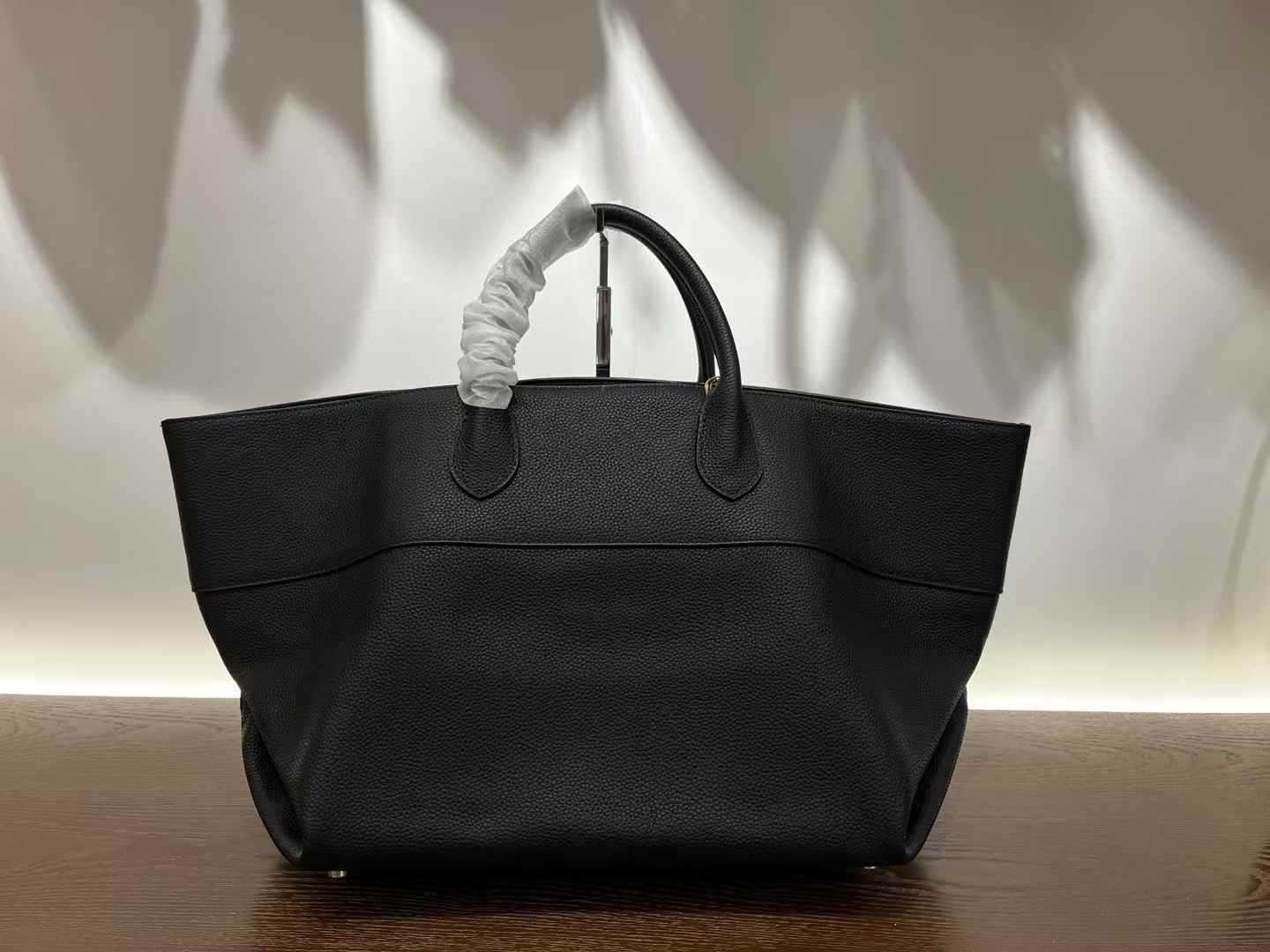 Simple Crossbody First Layer Cowhide Large Capacity Totes - Image 7