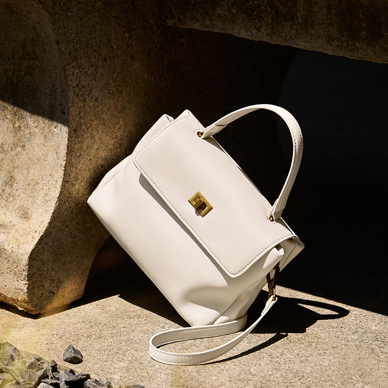 Cowhide Single Shoulder Large Capacity Leather Women's Bag - Image 7