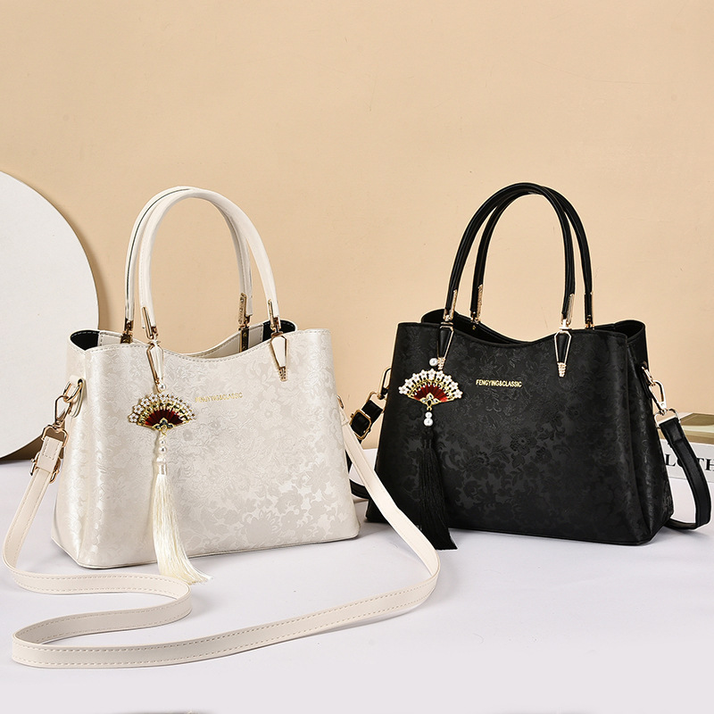 Large-Capacity Gift For Commuting Moms - Image 4