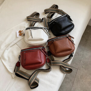 Soft Leather Crossbody Bag Casual And Versatile Saddle Style Can Be Worn As A Shoulder Bag