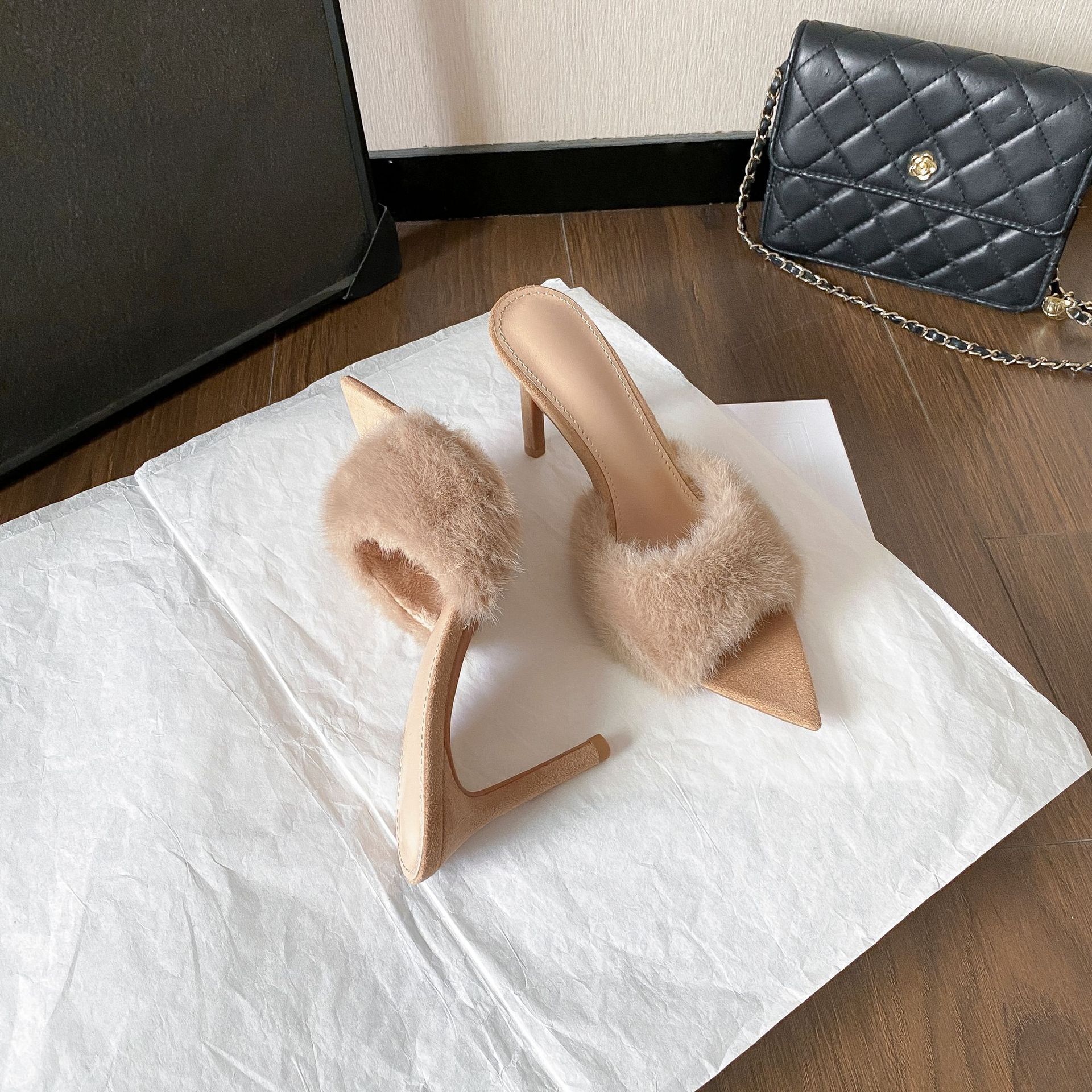 Pointed-toe Slender High-heel Non-slip Plush Shoes High-heel Slippers - Image 5