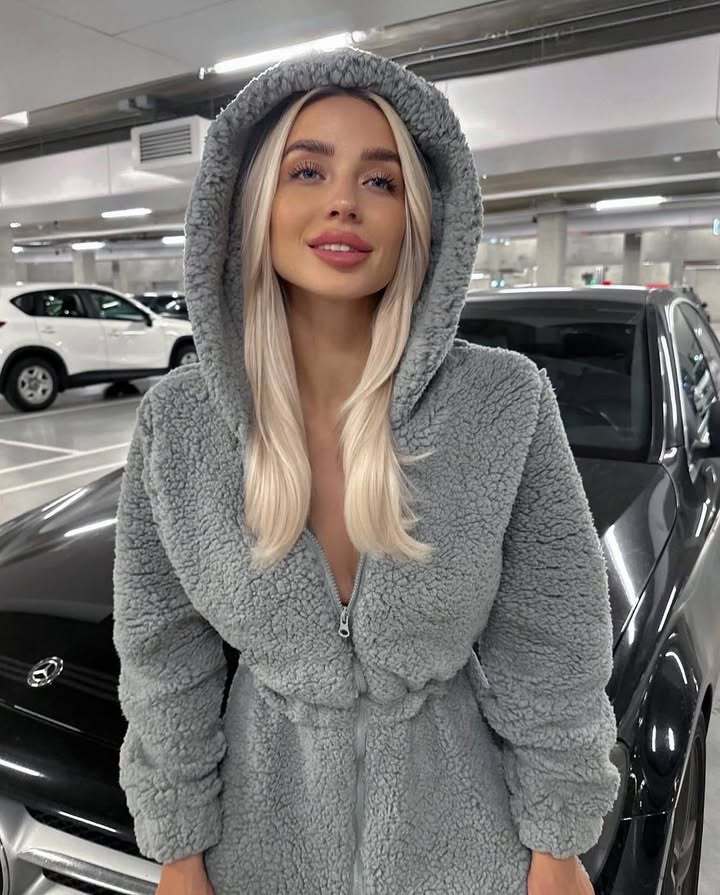 Women's Comfort Fleece Solid Color Full-Body Sweater - Image 6