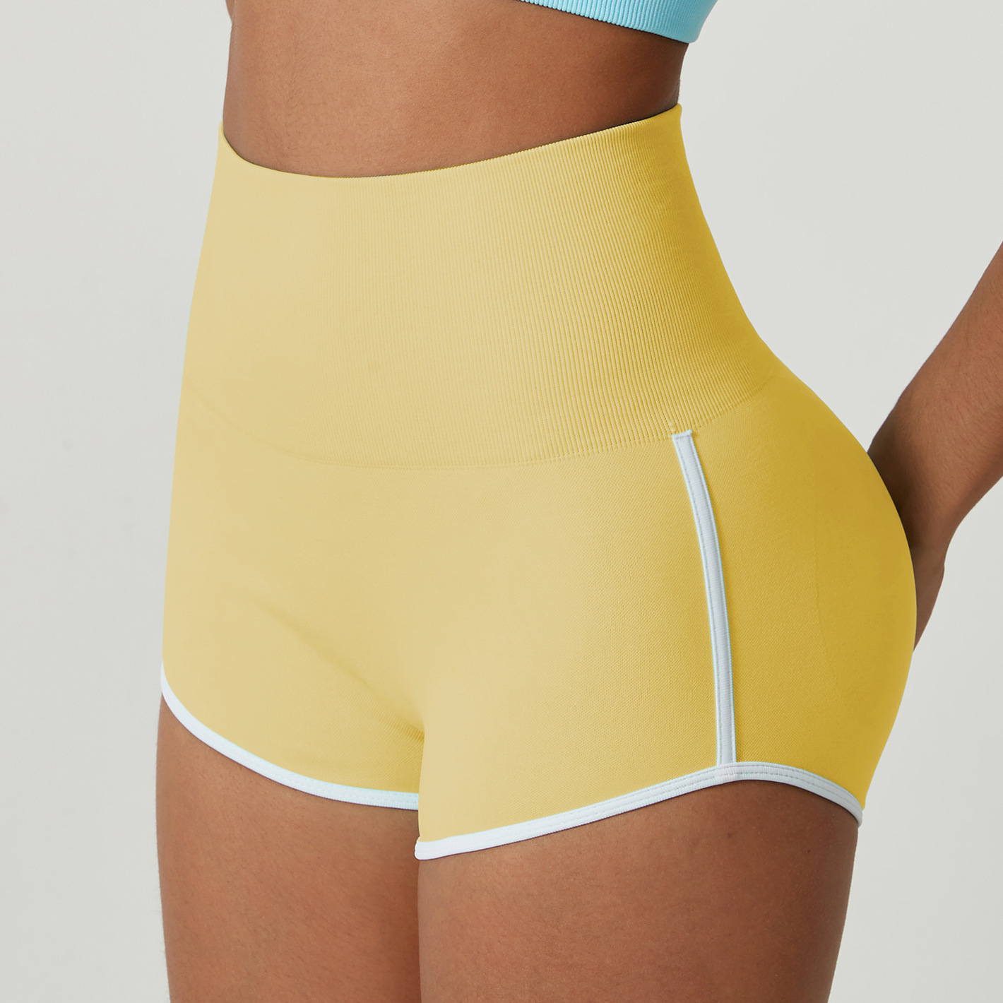 Contrast Color Peach Hip Hot Pants - Image 2