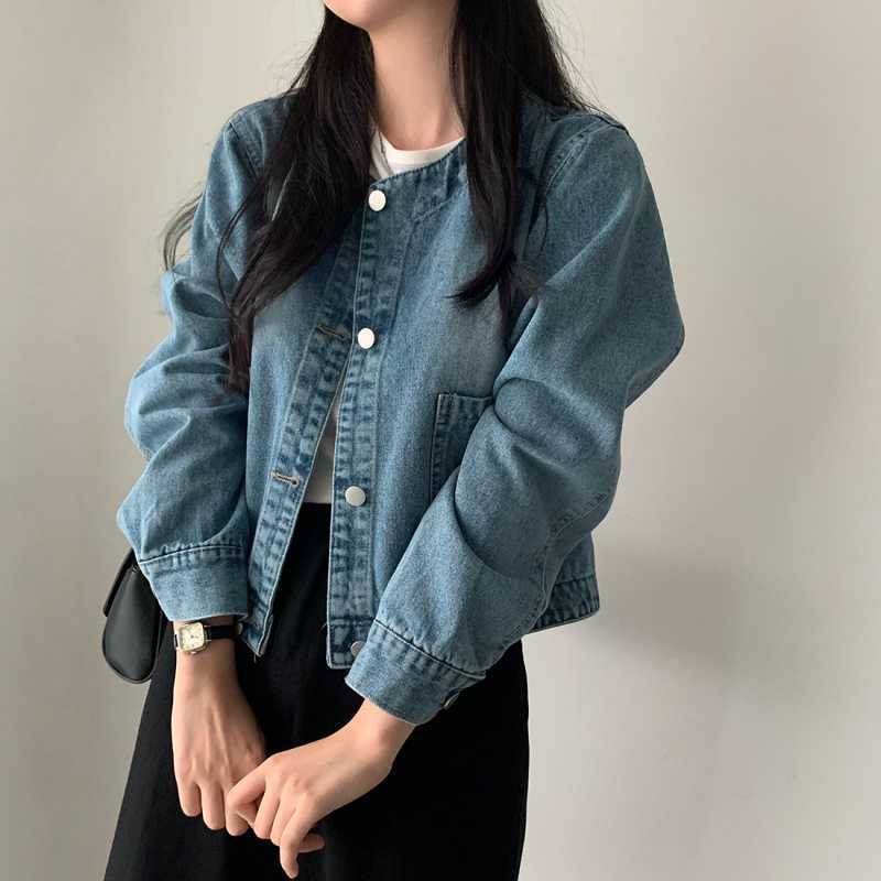 Retro Crew Neck Double Pocket Simple Wash Denim Jacket - Image 3