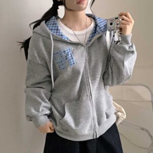 Korean Style Autumn New Machine Embroidery Letters Retro Plaid Zipper Sweater