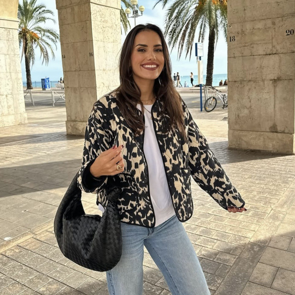 Women's Fashionable Printed Snap-button Long-sleeved Jacket - Image 3