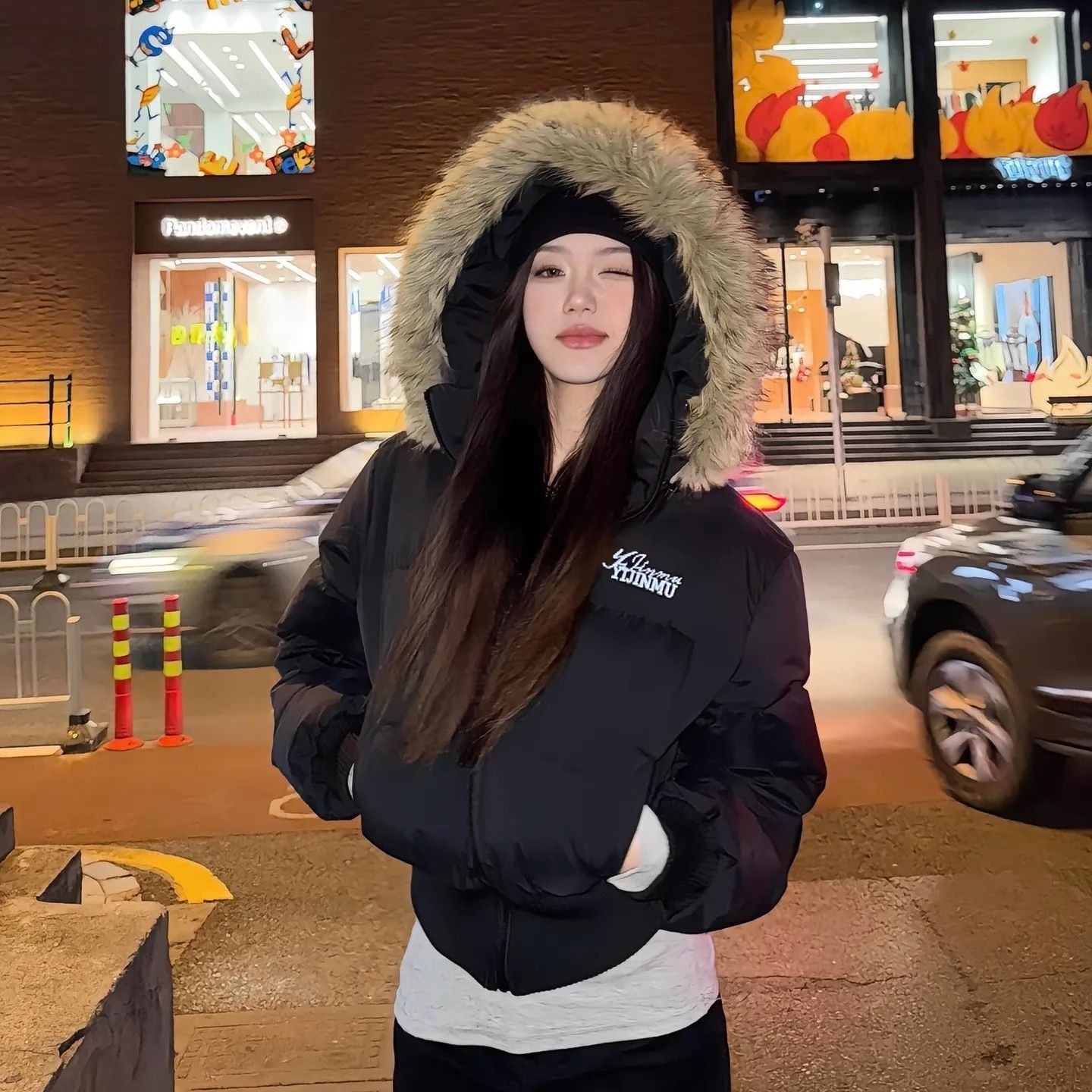 American Winter Short Faux Fur Collar Padded Coat For Women - Image 6