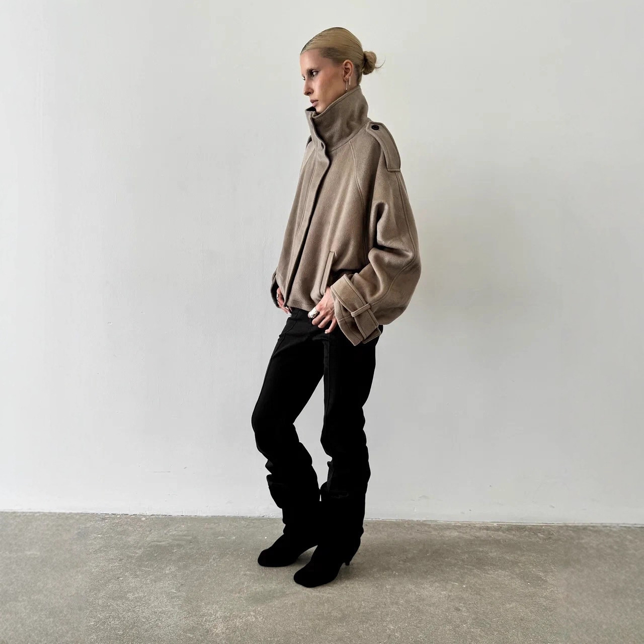 Womens Short Wool Jacket With Zipper - Image 4