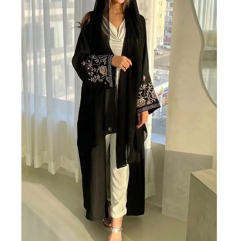 Middle East Dubai Women's Embroidered Bat Sleeve Loose Cardigan - Image 5