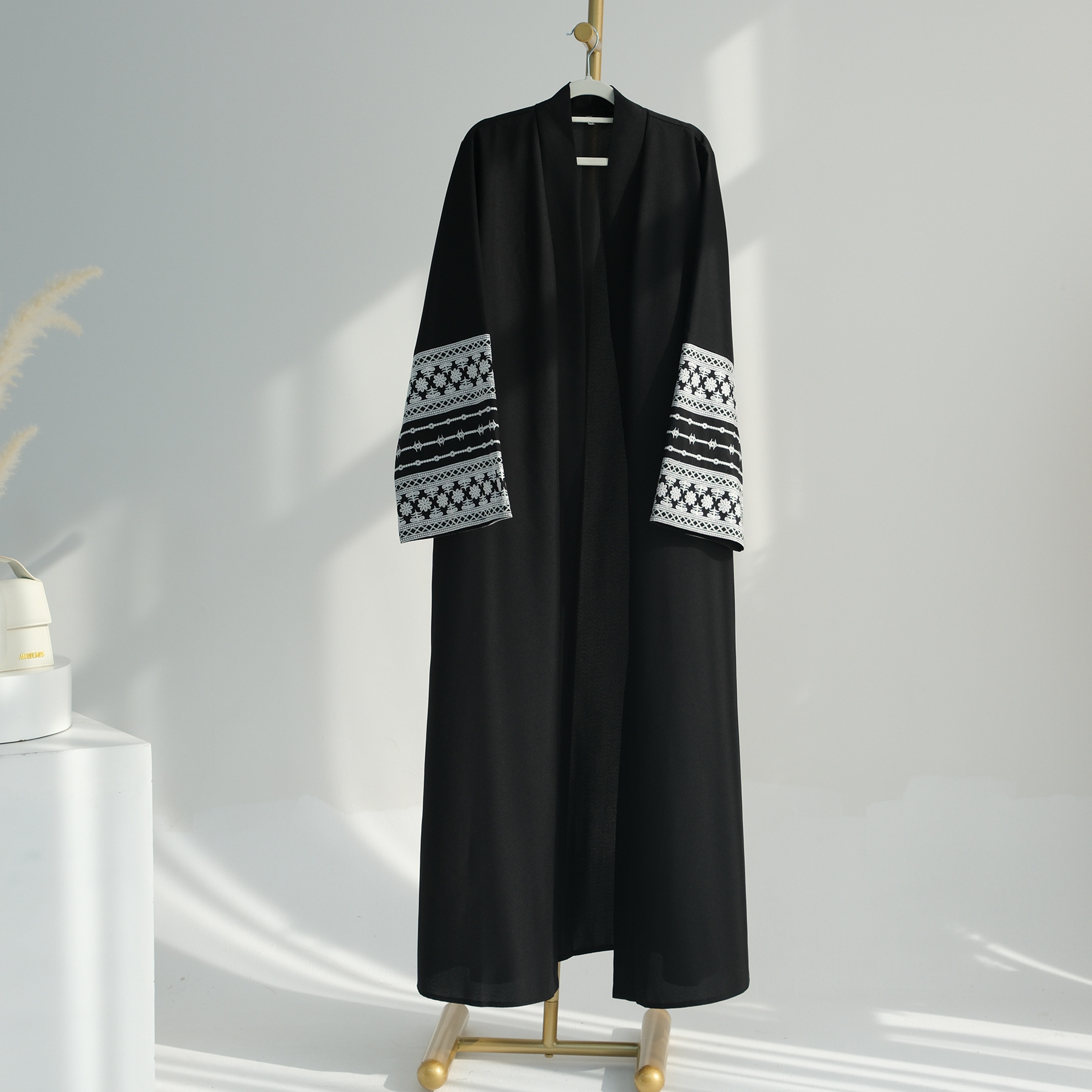 Dubai Middle East Turkey Dubai Embroidered Elegant Cardigan Robe - Image 5