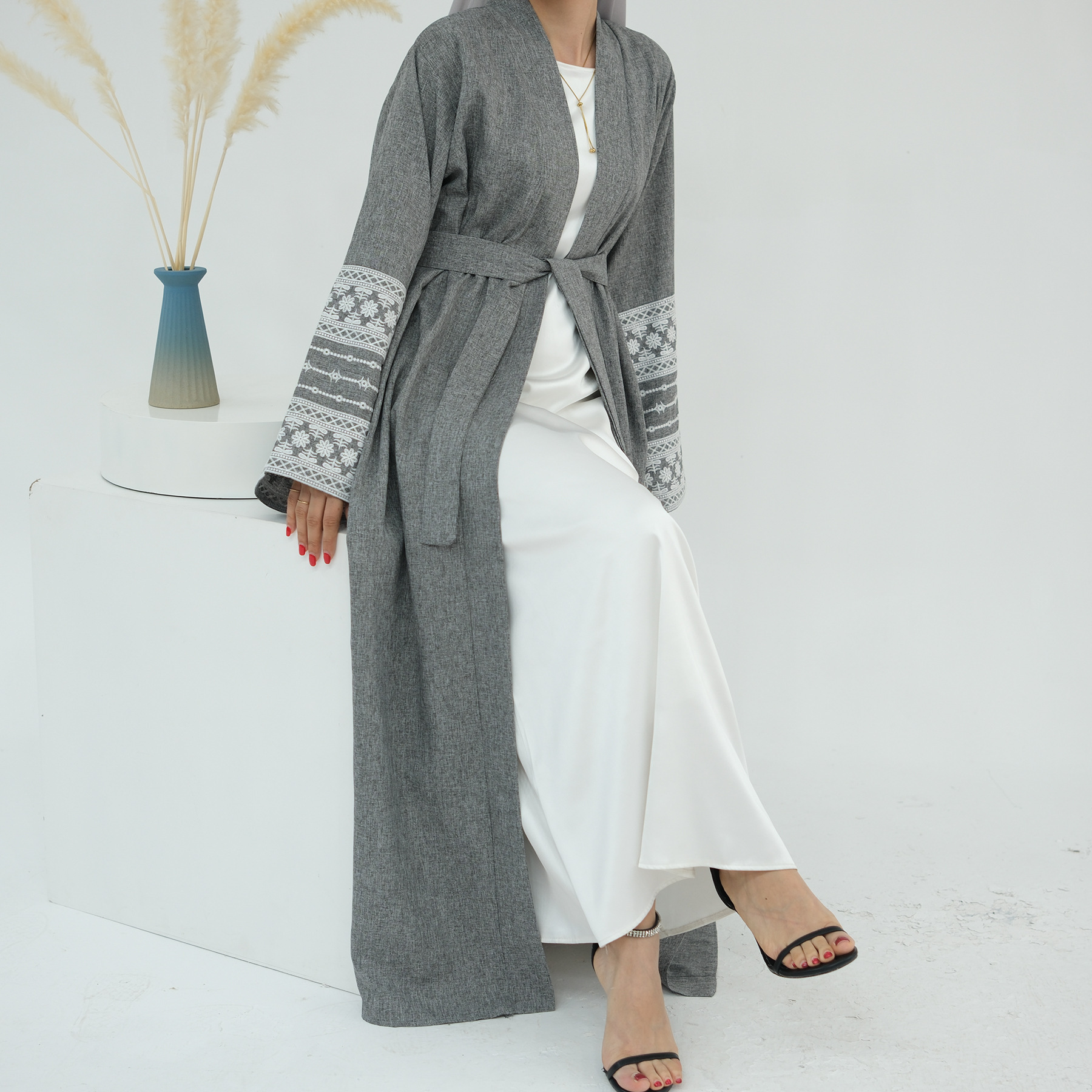 Dubai Middle East Turkey Dubai Embroidered Elegant Cardigan Robe - Image 7