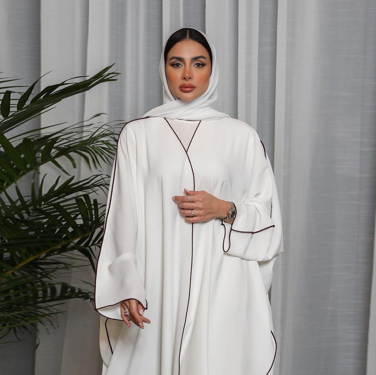 Women's White Patchwork Plus Size Women's Abaya Robe - Image 5