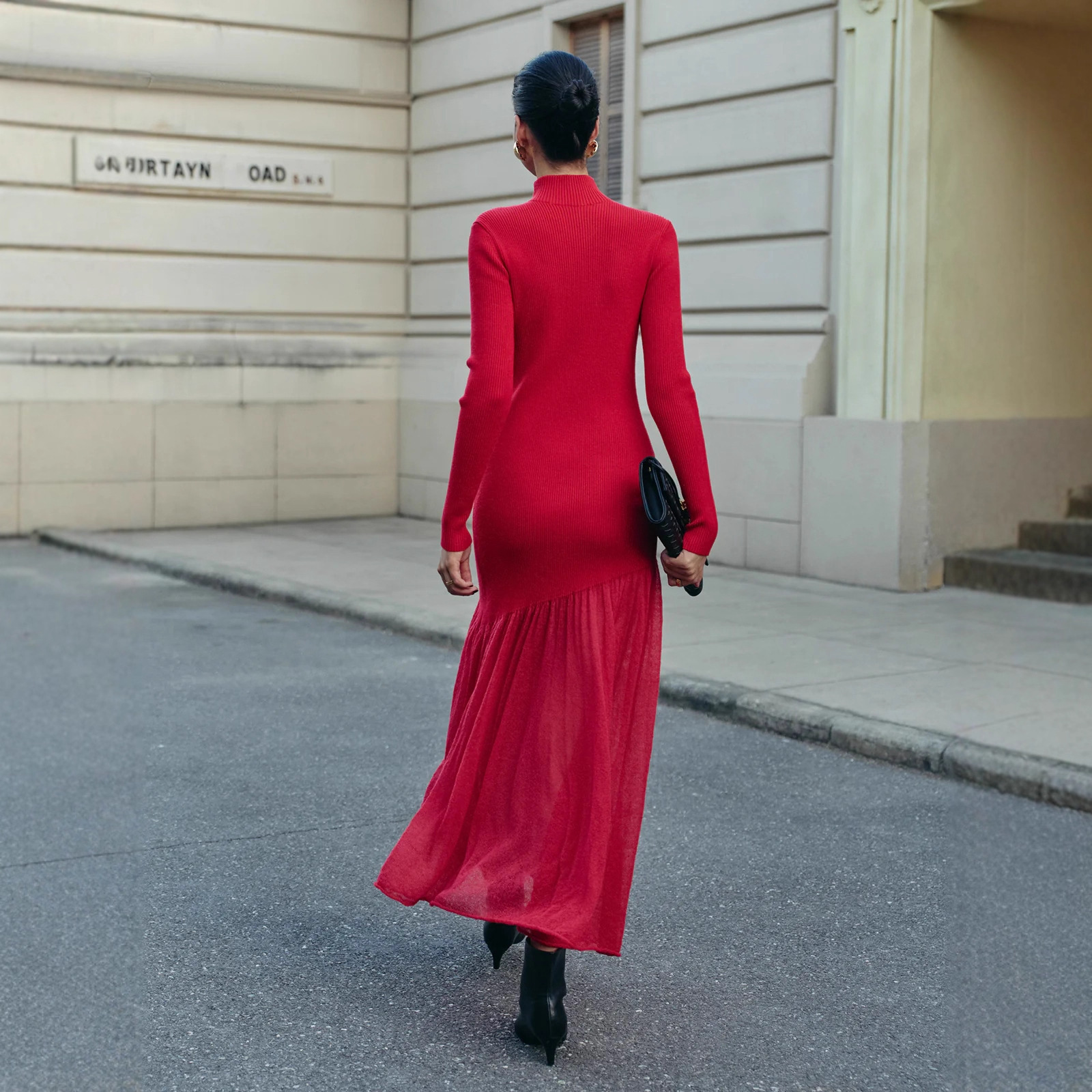 Women's Elegant Slim-fit Knit Dress - Image 2