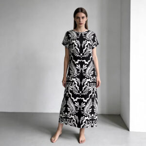 Elegant Loose-fitting Long Dress With A Round Neck And Short Sleeves