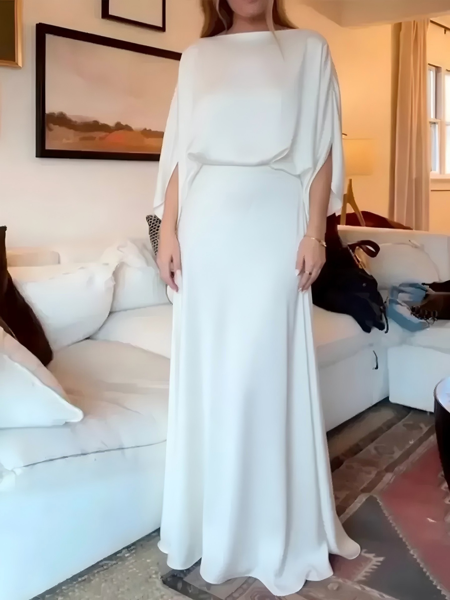 A Sleek Solid-color Satin Dress With Smooth Lines - Image 10