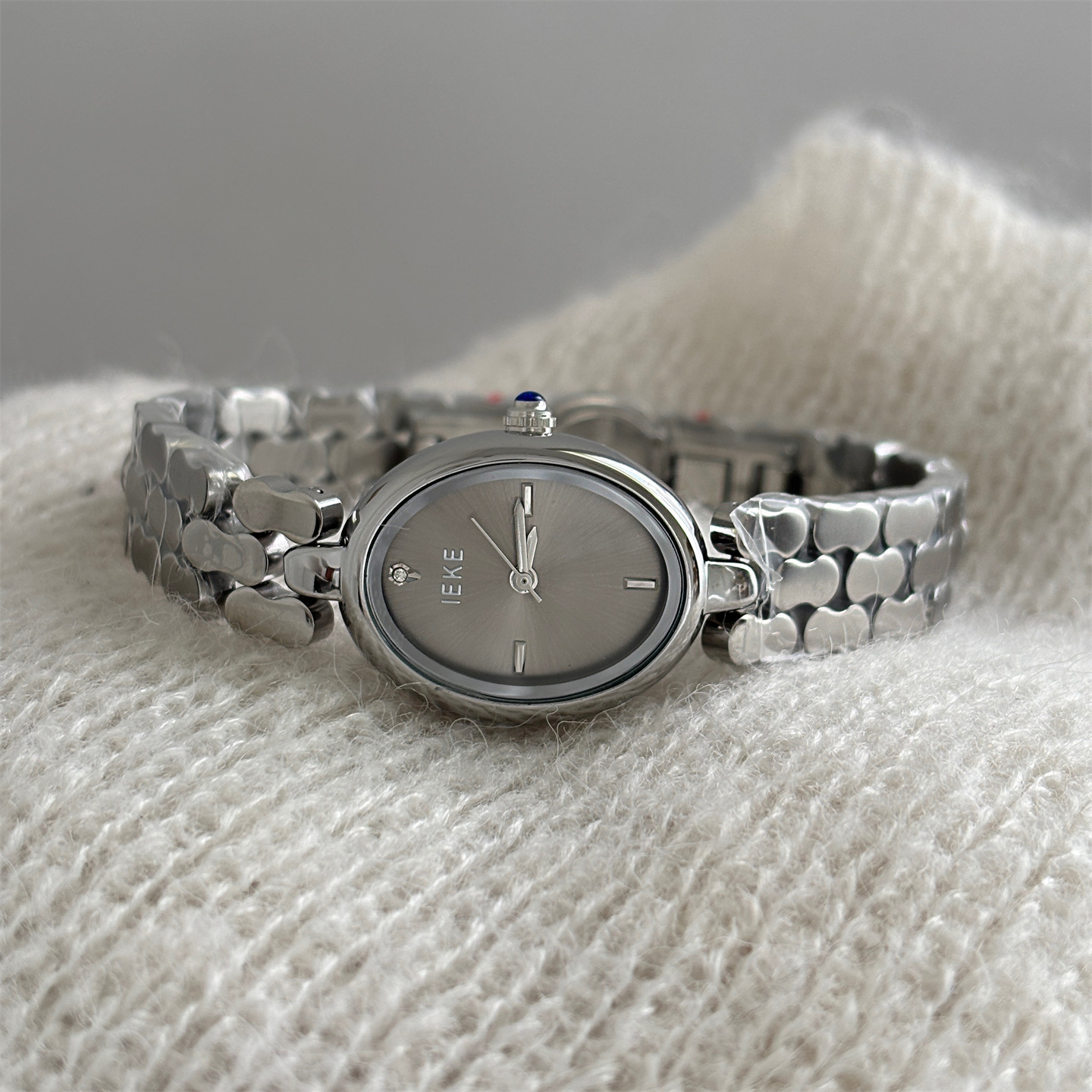 Oval Exquisite Women's Casual Watch - Image 2