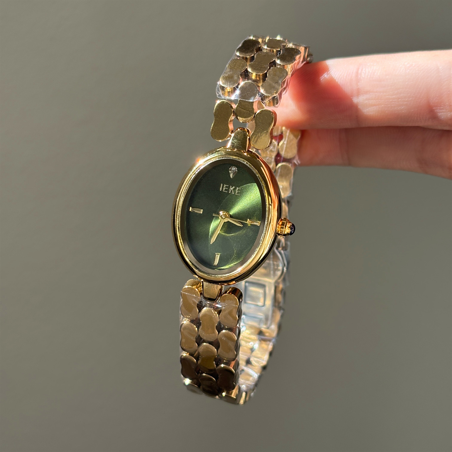 Oval Exquisite Women's Casual Watch - Image 4
